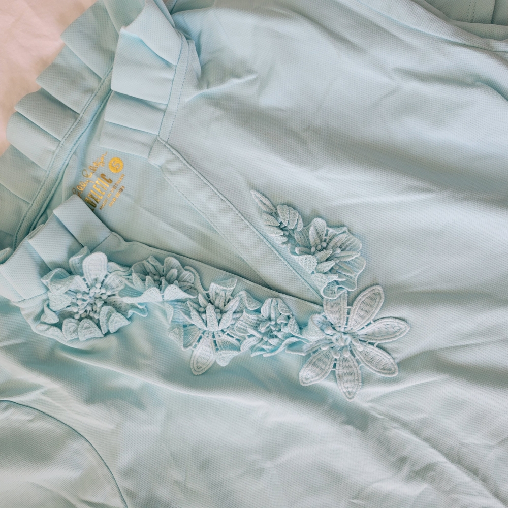Small Lily Pulitzer Golf Collared Aqua Embroidered Top